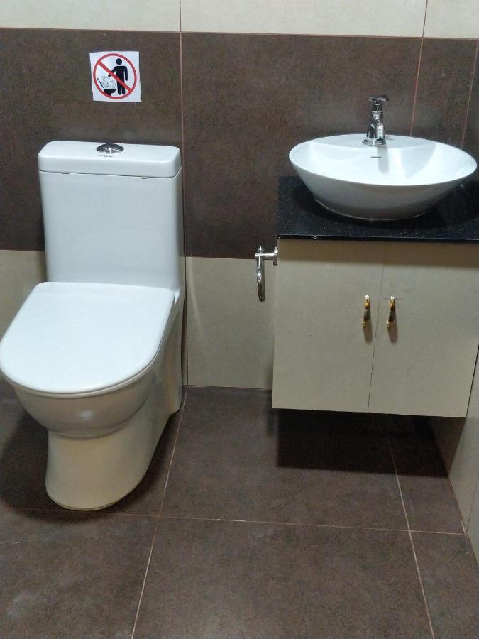 Majestic lodge Thiruvananthapuram Zewnętrze zdjęcie